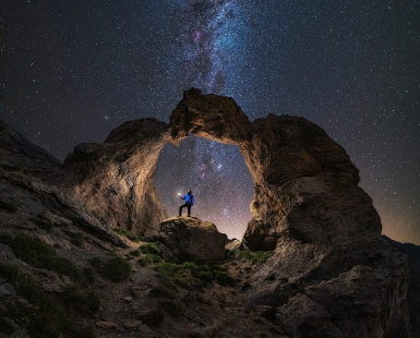 Rocky arch milkyway