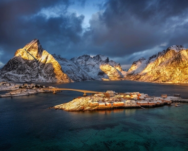 Sun at Reine